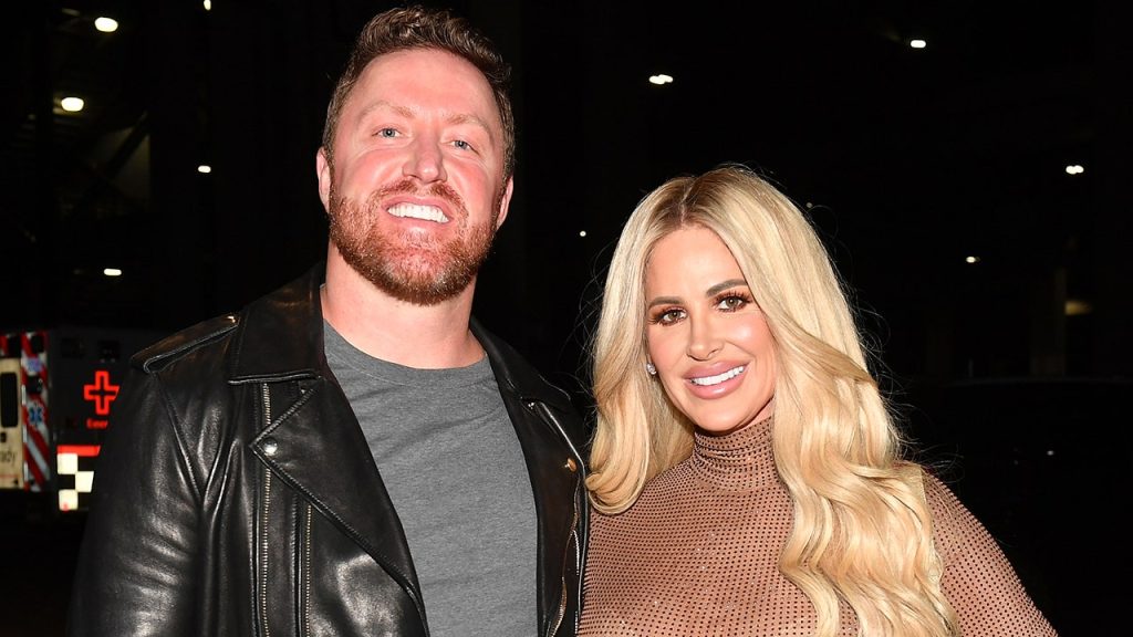 Kim Zolciak Shares Cryptic Post About Manipulation Toxic Behavior