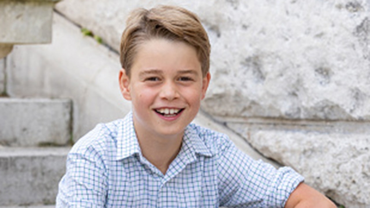 Prince George celebrates 10th birthday with new portrait - Total News