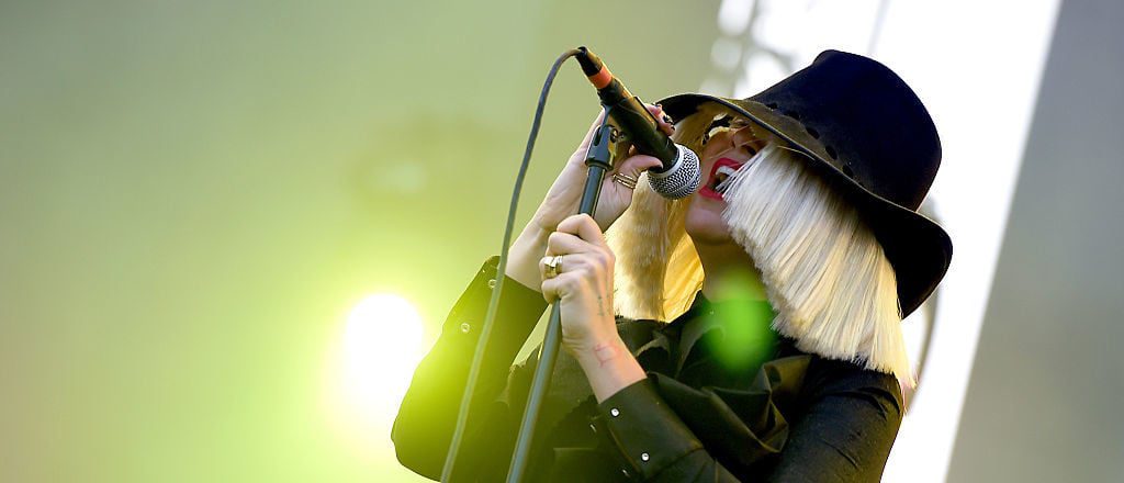 Pop Star Sia Shows Off Cosmetic Surgery After Years Of Hiding Face ...