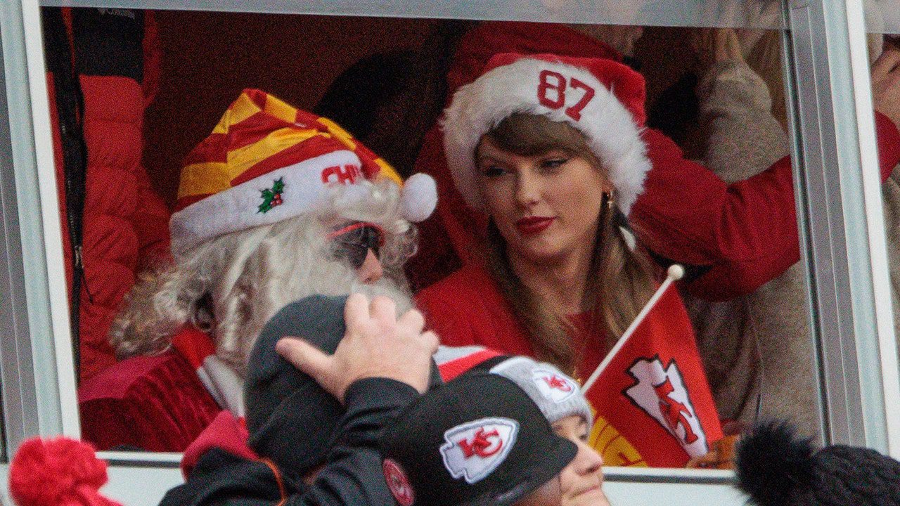 Taylor Swift Shares Christmas With Travis Kelce As She Attends Chiefs ...