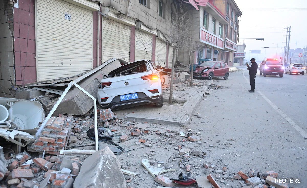 China Earthquake Sends Diners Rushing Out Of Restaurant - Total News