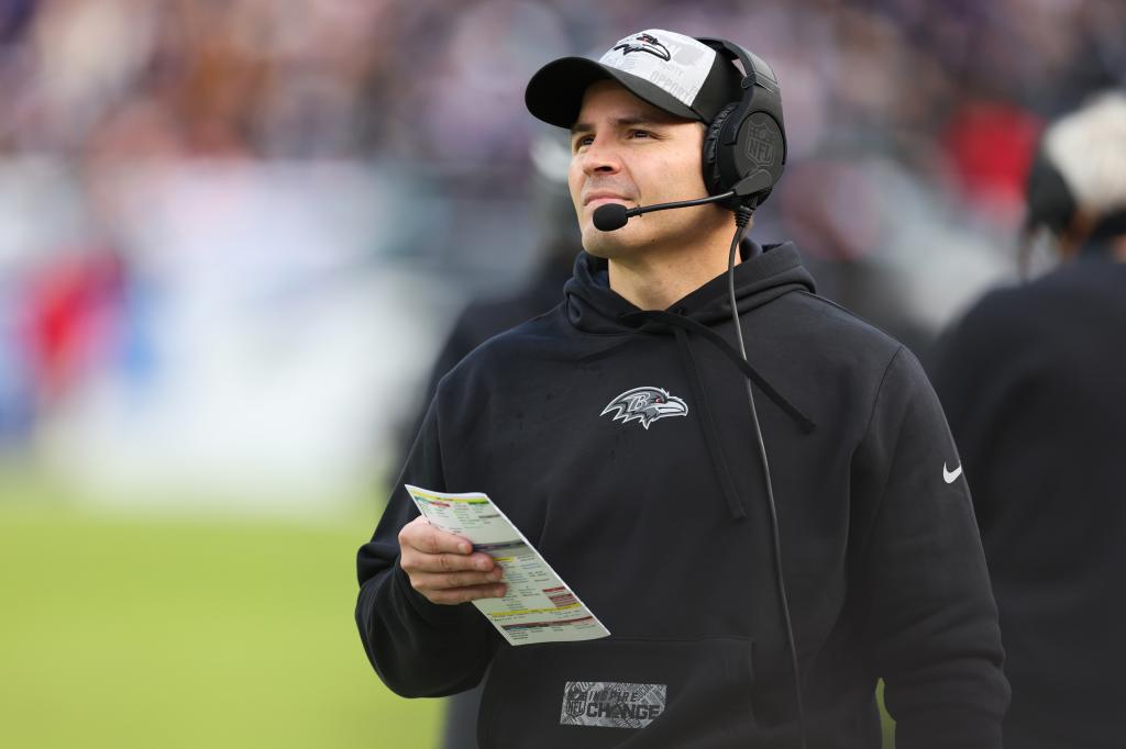 Seahawks hire Ravens defensive coordinator Mike Macdonald as coach ...