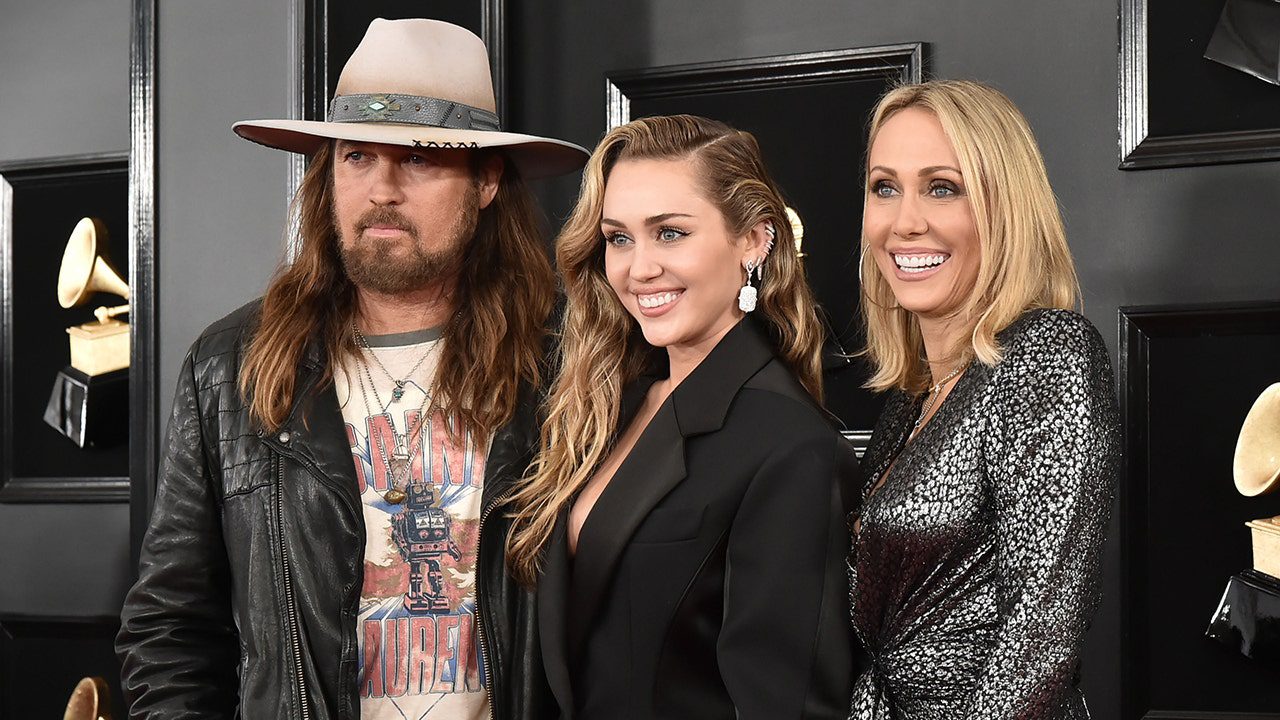 Billy Ray Cyrus shares cryptic message about ‘love’ amid rift with ...