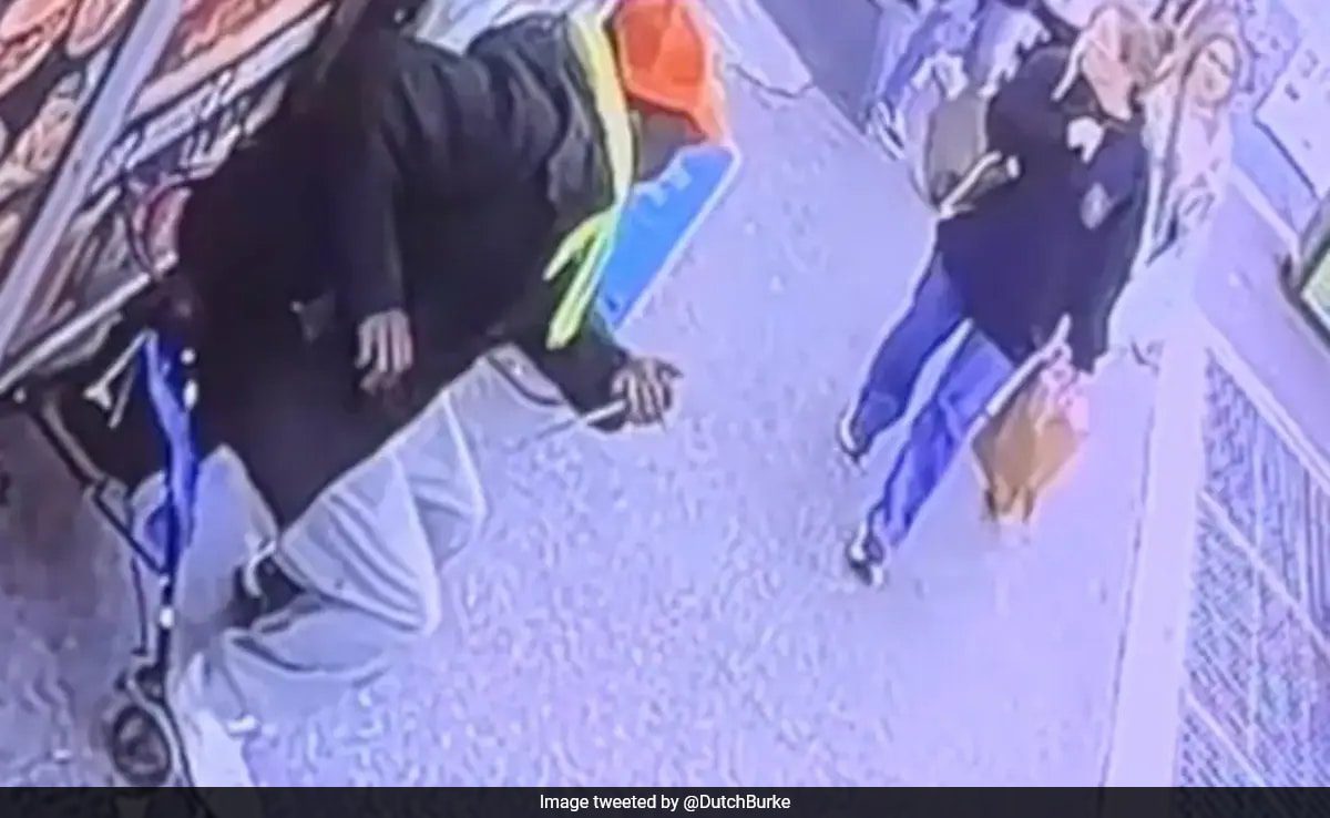 Video Shows New York Man Stabbing Random Tourist In Unprovoked Attack ...