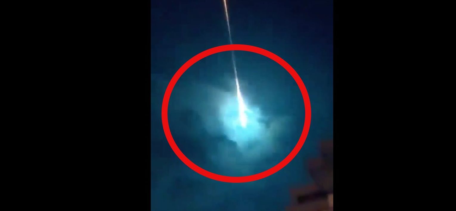 Incredible Videos Show Blue Meteor Lighting Up Sky Over Portugal ...