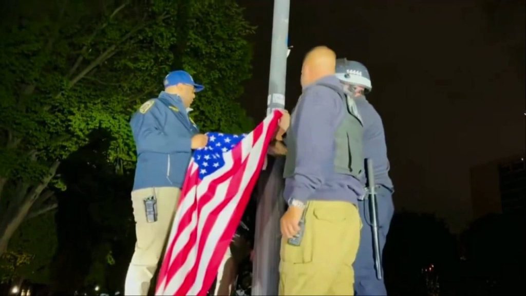 NYPD removes Palestinian flag from CCNY campus, reraises American flag ...