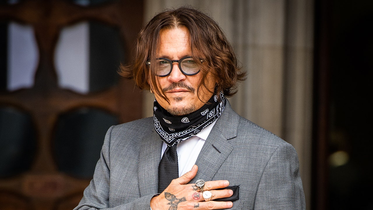 Johnny Depp pays respect to late ‘Pirates of the Caribbean’ actor ...