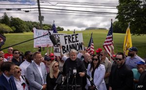 Former Donald Trump Aide Steve Bannon Begins 4-Month Sentence - Total News