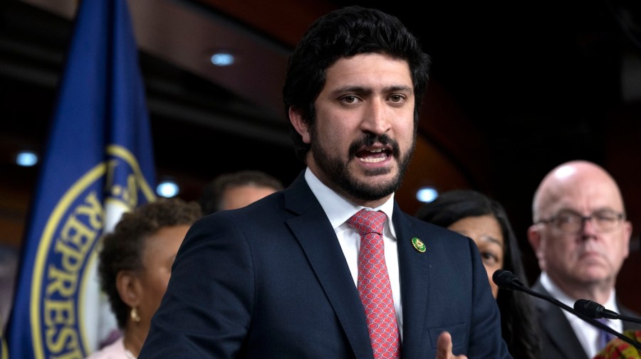 Democrats eye Musk's role in missile defense shield