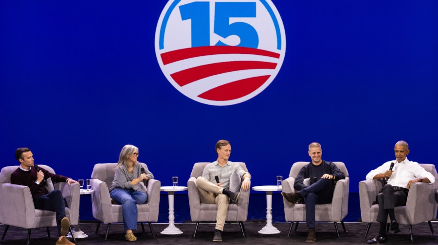 'Pod Save America' hosts mock Trump over Obama library jabs