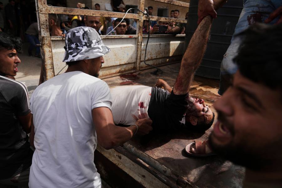 Israel launches a new military operation in Gaza. Netanyahu tells negotiating team to stay at talks