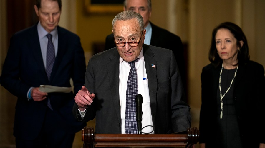 Schumer slams Trump for apparent deal with El Chapo's family: 'Roll out the red carpet'