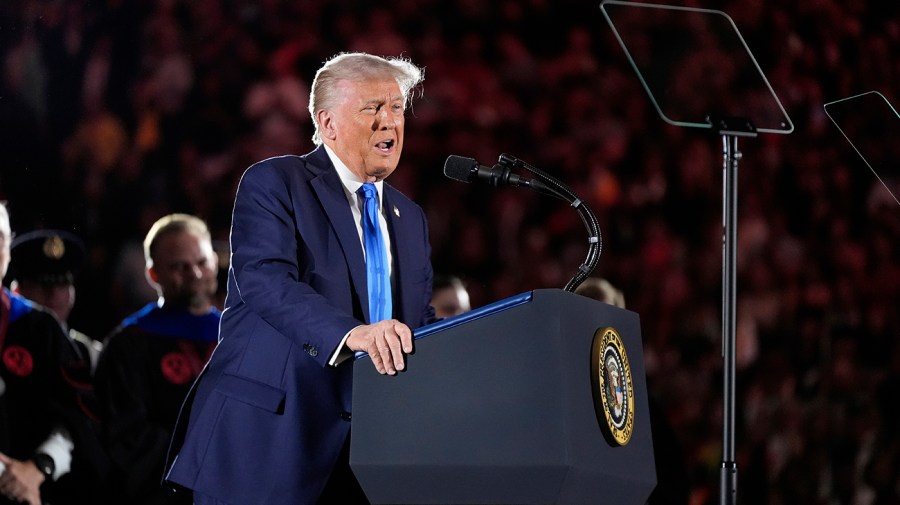 US to begin admitting white South African refugees