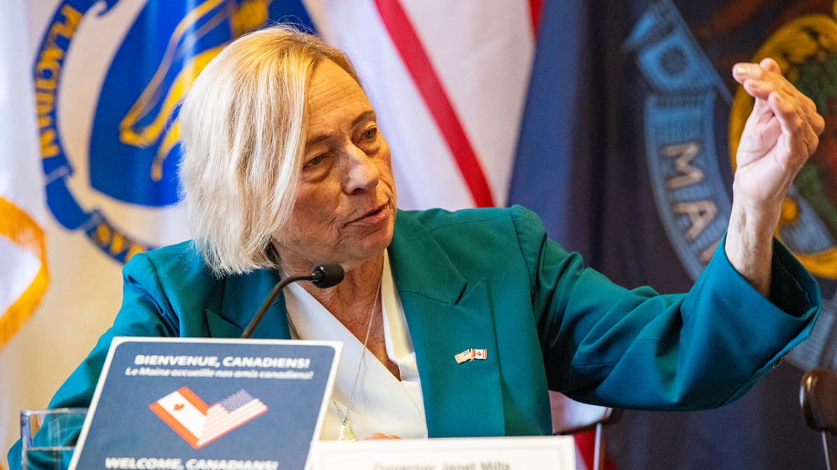 1995 DOJ memo disputes Maine governor's assertion that the cocaine investigation was driven by politics