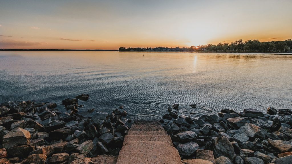 20 people, including 12 children, injured by lightning strike at a lake in South Carolina