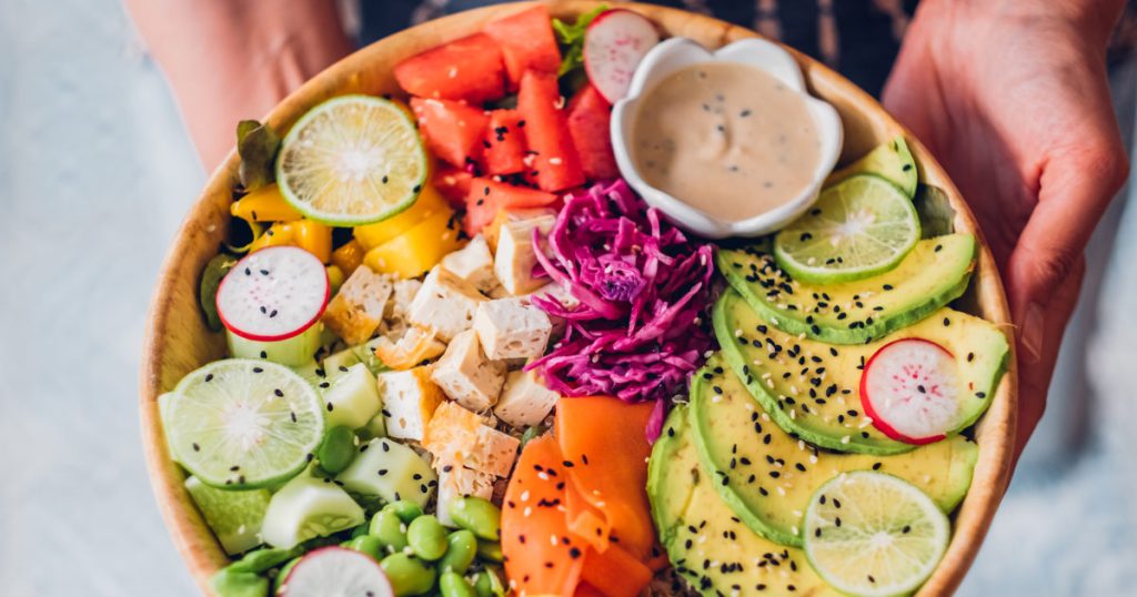 A diet that reduces inflammation might help colon cancer patients extend their lives, research indicates