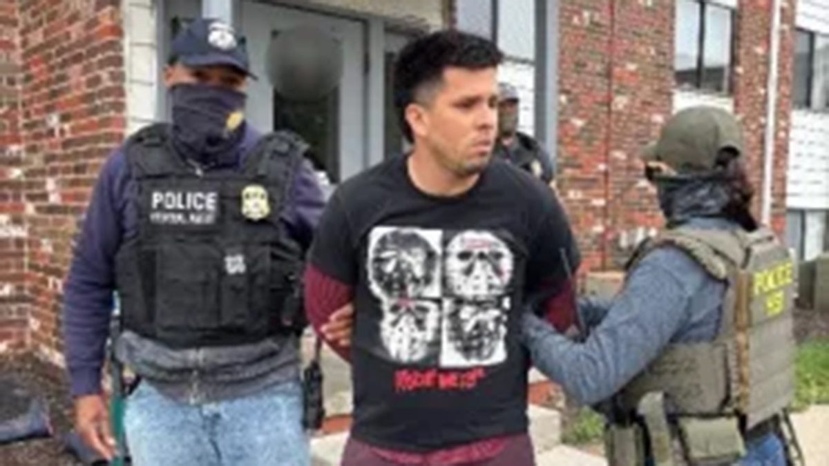 Accused member of a Venezuelan gang faces charges for trying to kill a federal officer