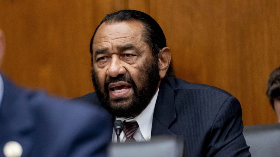 Al Green presents impeachment article against Trump