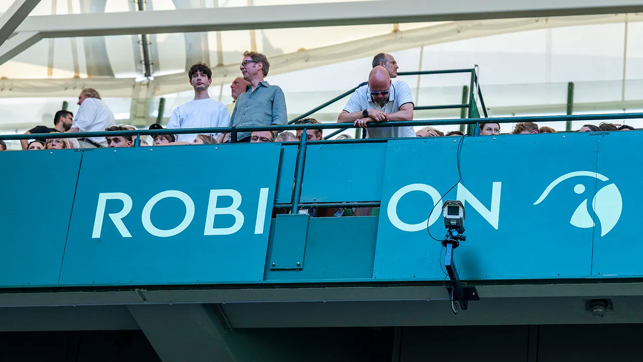 Alexander Zverev quickly helps a fan following an unexpected incident at a German tournament