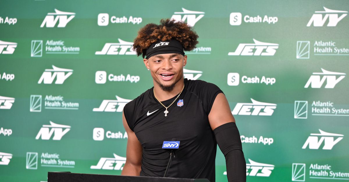 Analyzing NFL quarterback contracts for players who changed teams in 2025