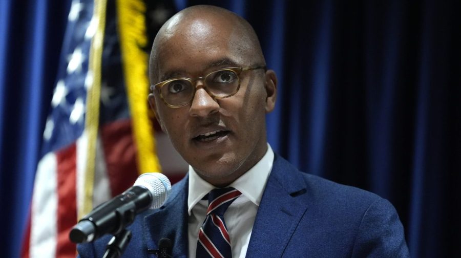 Another top Paul Weiss lawyer departs firm after Trump deal