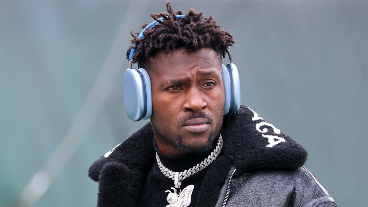 Antonio Brown lashes out at the media following a warrant for his attempted murder charge