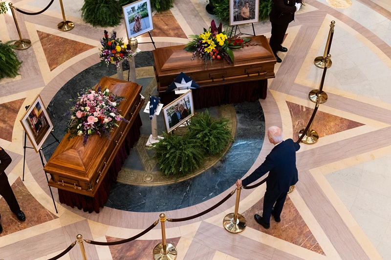 Biden and Harris go to the funeral of Minnesota State Representative Melissa Hortman