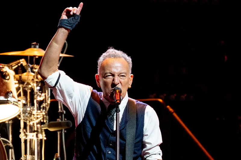 Bruce Springsteen describes Trump as a ‘Moron’ and refers to the current times as an ‘American tragedy’ during his tour promotion