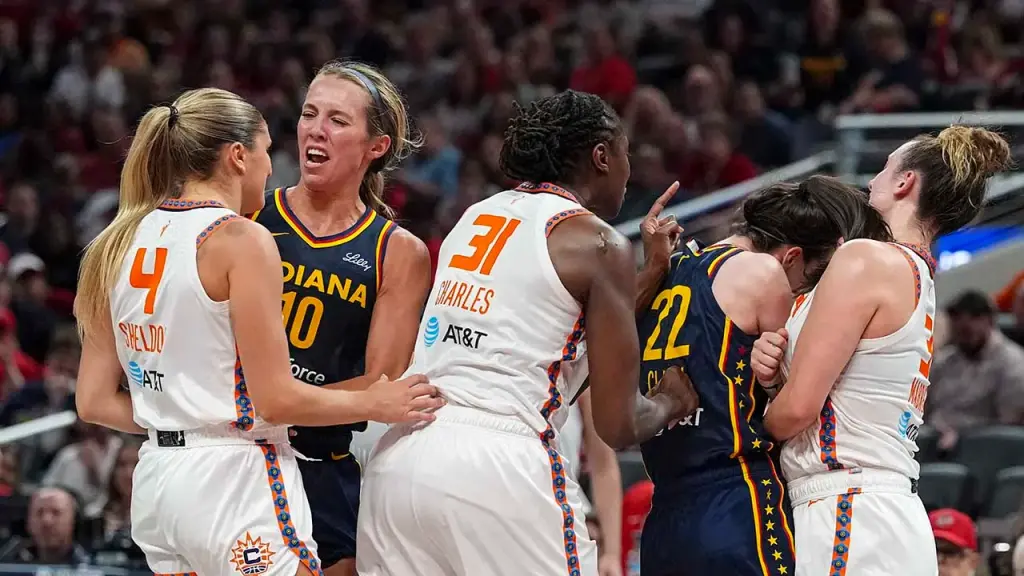 Caitlin Clark situation sparks strong reaction from Fever coach