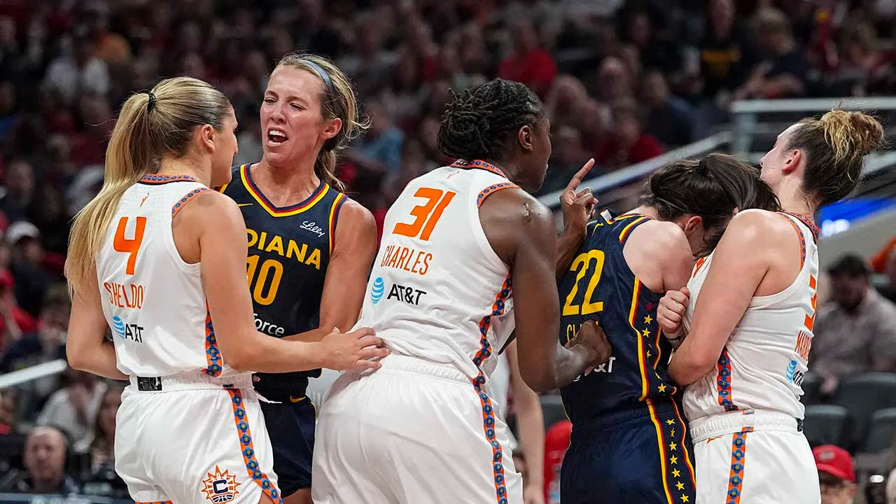 Caitlin Clark situation sparks strong reaction from Fever coach