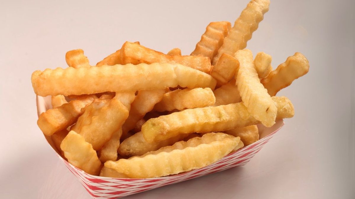 Calorie intake from fast food decreases, but experts on Long Island have differing opinions.