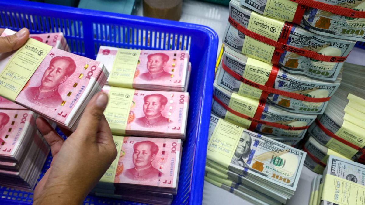 China strengthens efforts to promote the yuan as trust in the U.S. dollar declines.