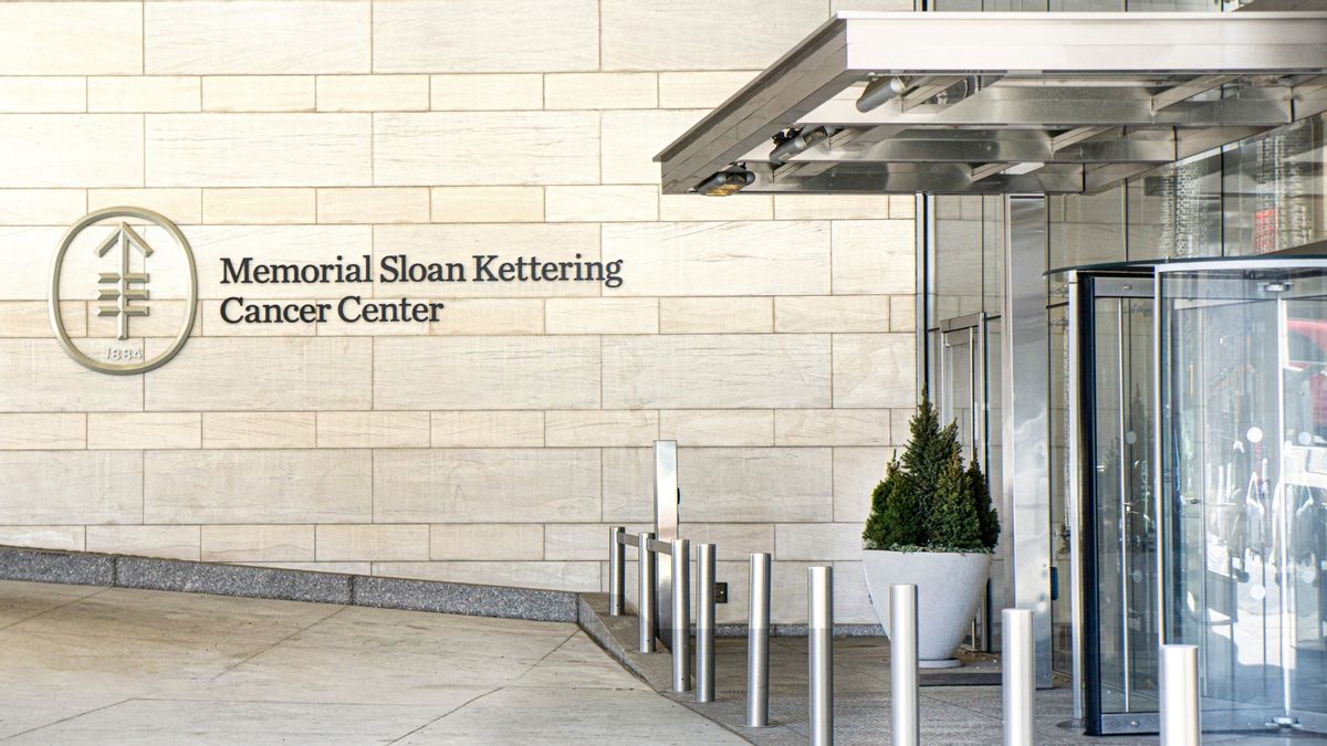 Clarifying rumors about UnitedHealthcare's coverage for cancer treatment at Memorial Sloan Kettering Cancer Center.