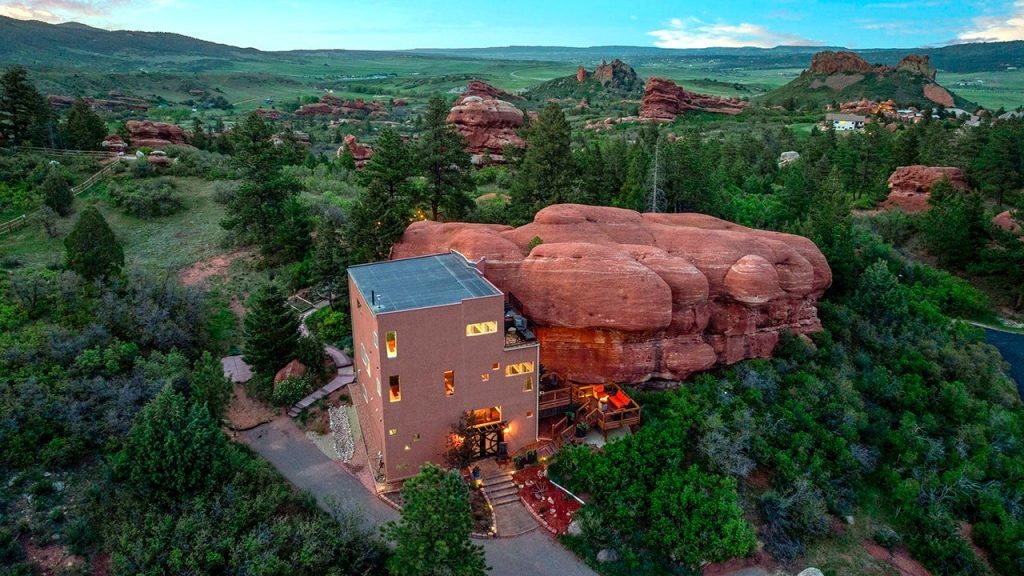 Colorado's $1M 'rock house' incorporates 200-million-year-old red stones into its structure
