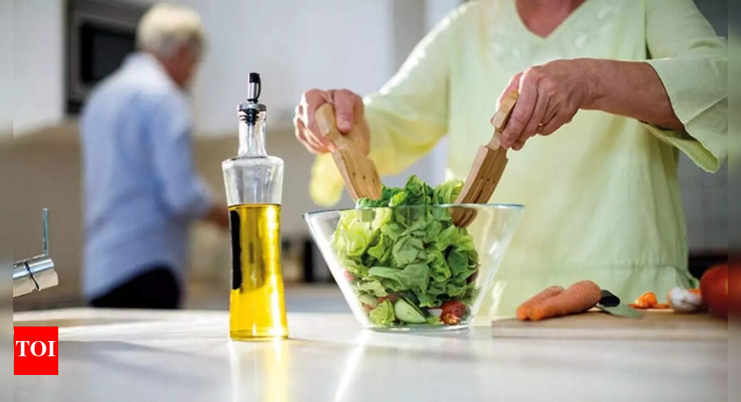 Common kitchen herbs may help slow the progression of Alzheimer's disease, research shows.