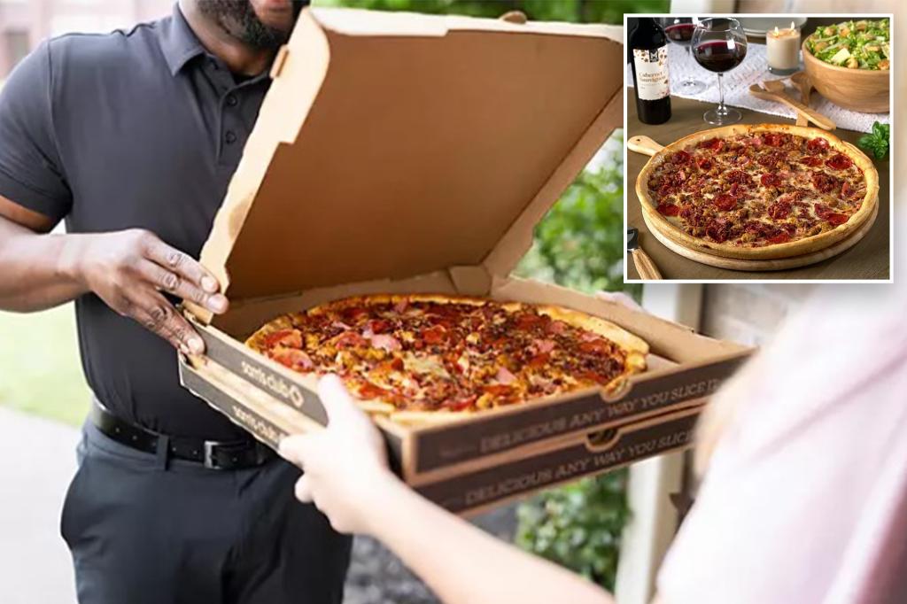 Competitor to Costco now brings hot, fresh pizzas straight to members' doorsteps