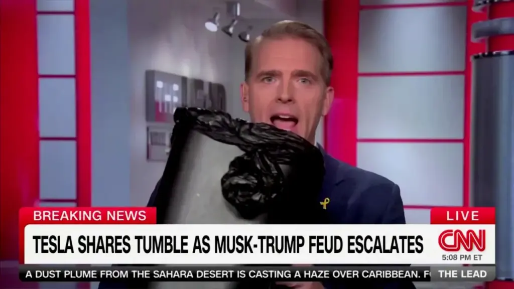Conservative commentator gets involved in garbage over Trump's conflict with Musk