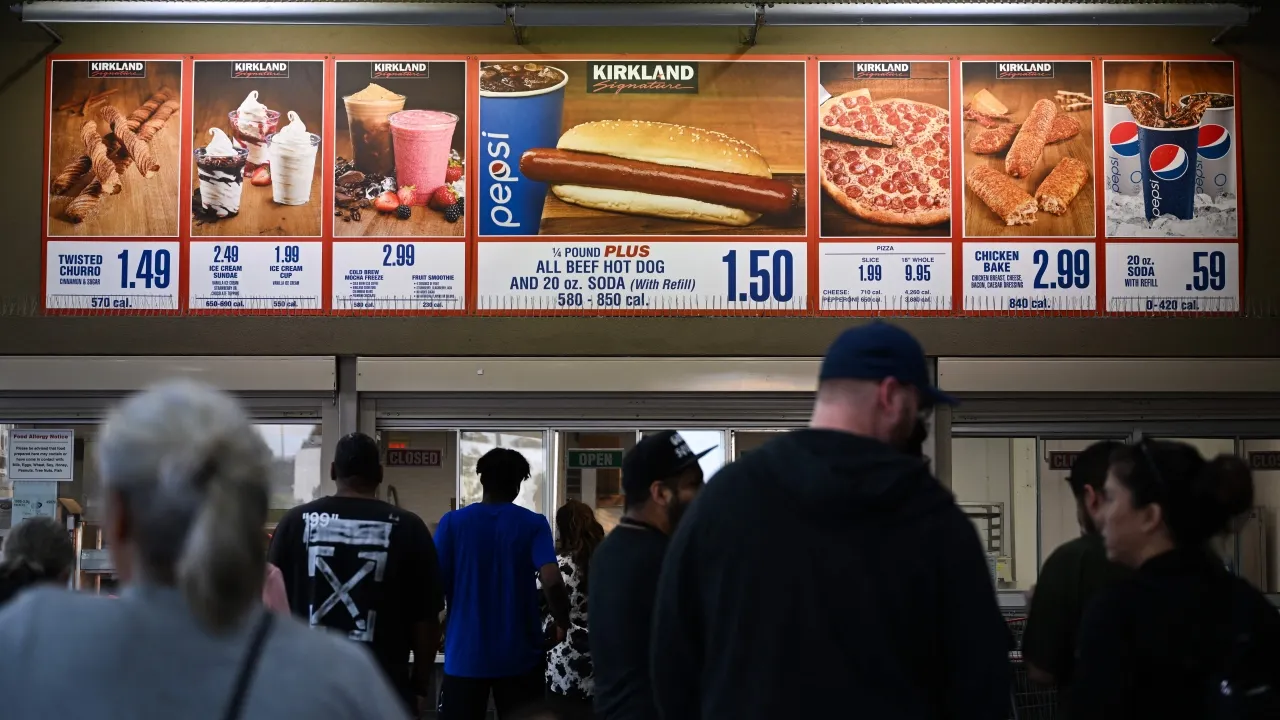 Costco enthusiasts on Reddit miss the $1 churro that’s no longer available despite new options.