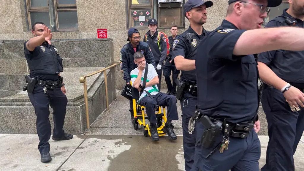 Court officials attacked in deliberate stabbing incident at Lower Manhattan criminal court