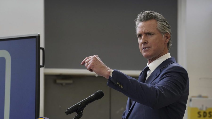 Court temporarily removes judge's restriction on Trump’s National Guard deployment.