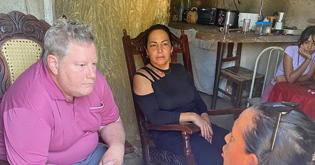 Cuba Plans to Remove American Diplomat for Socializing with Residents