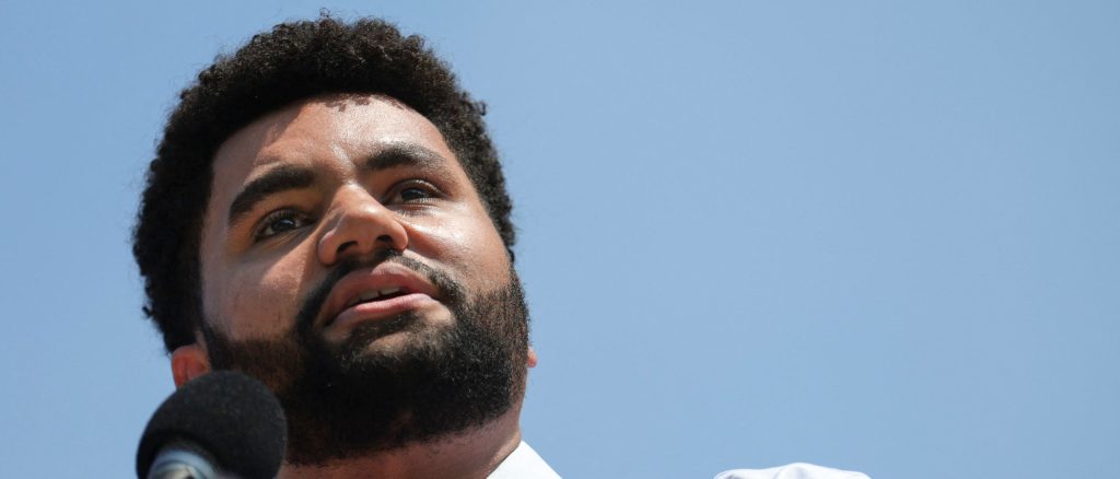 Democrat Representative Proposes Amnesty for All Undocumented Immigrants