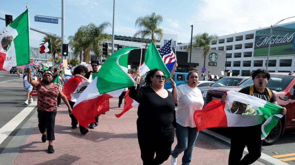 Demonstrations outside Mexico-Dominican Republic Gold Cup game regarding immigration