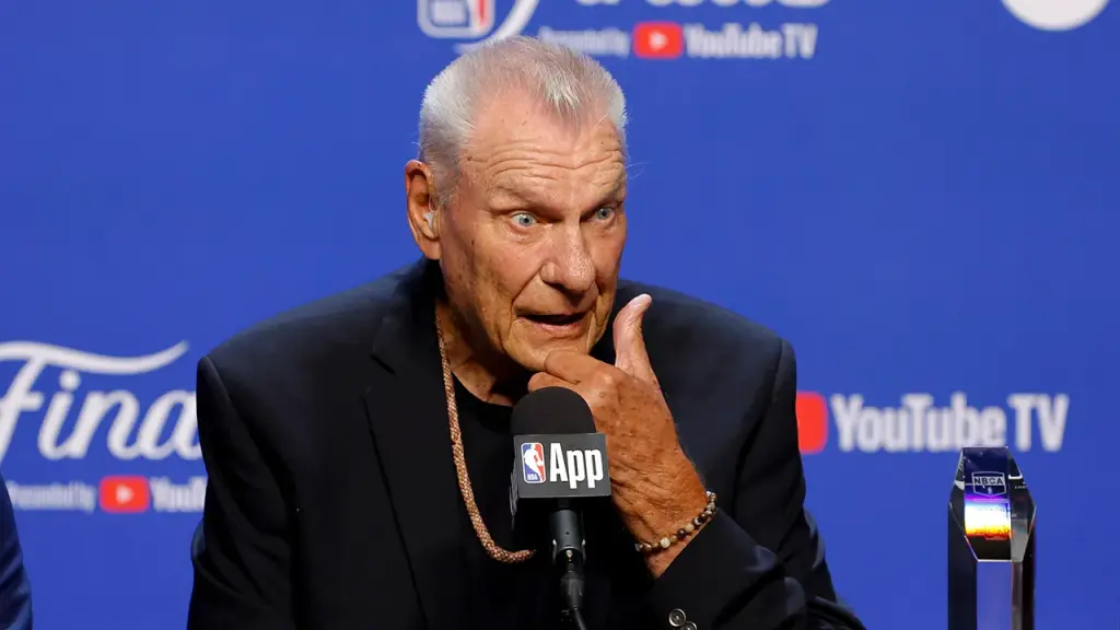 Don Nelson speaks out against Mavericks' Doncic trade while receiving lifetime award