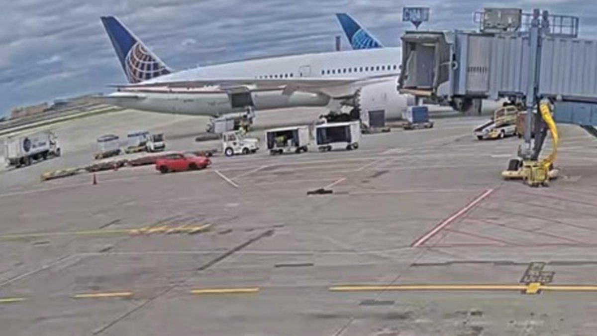 DoorDash driver enters runway at Chicago's O'Hare Airport, revealing security issue