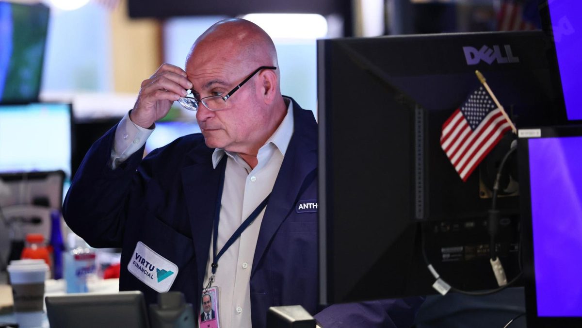 Dow Surges Nearly 300 Points: Understanding Why Stocks Are Performing Well Despite Tariffs and Middle East Tensions