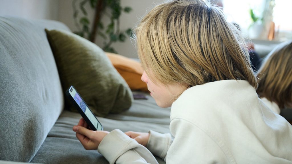 Ex-FBI agent shares ways parents can keep children safe from harmful 764 group.