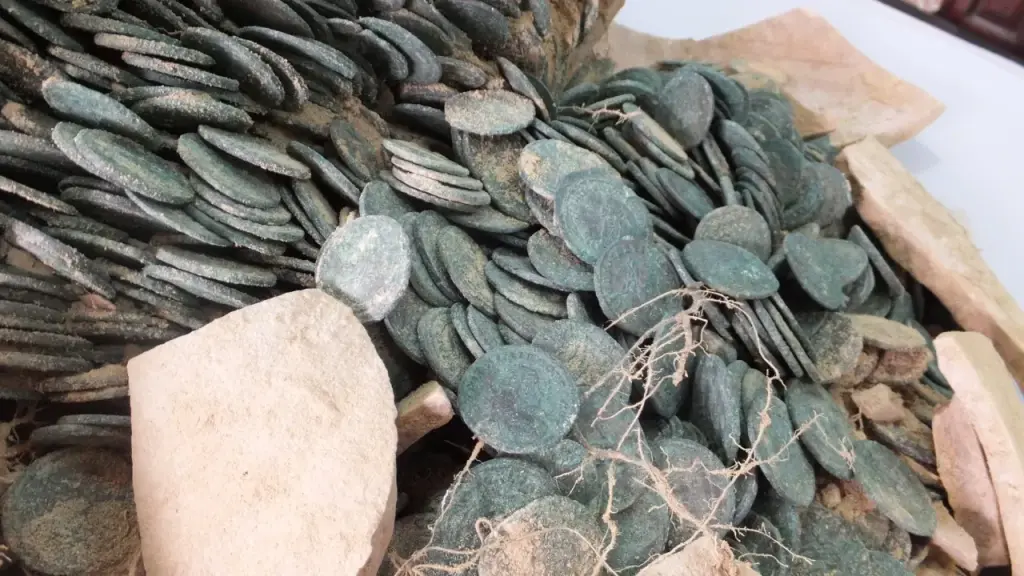 Exhibit of ancient Roman coins in Spain features the Tomares treasure