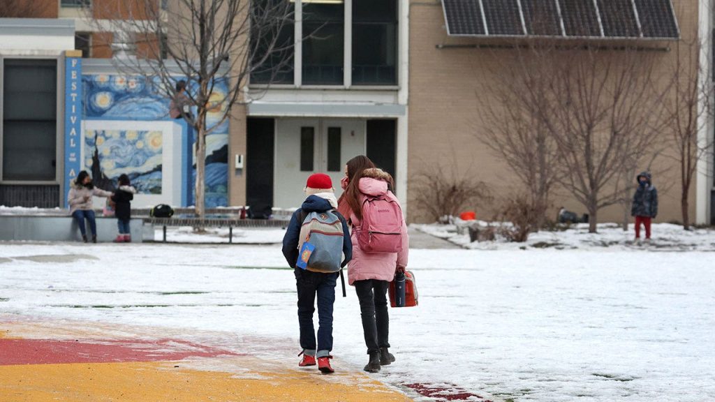 Falling enrollment leaves 150 Chicago schools with low occupancy