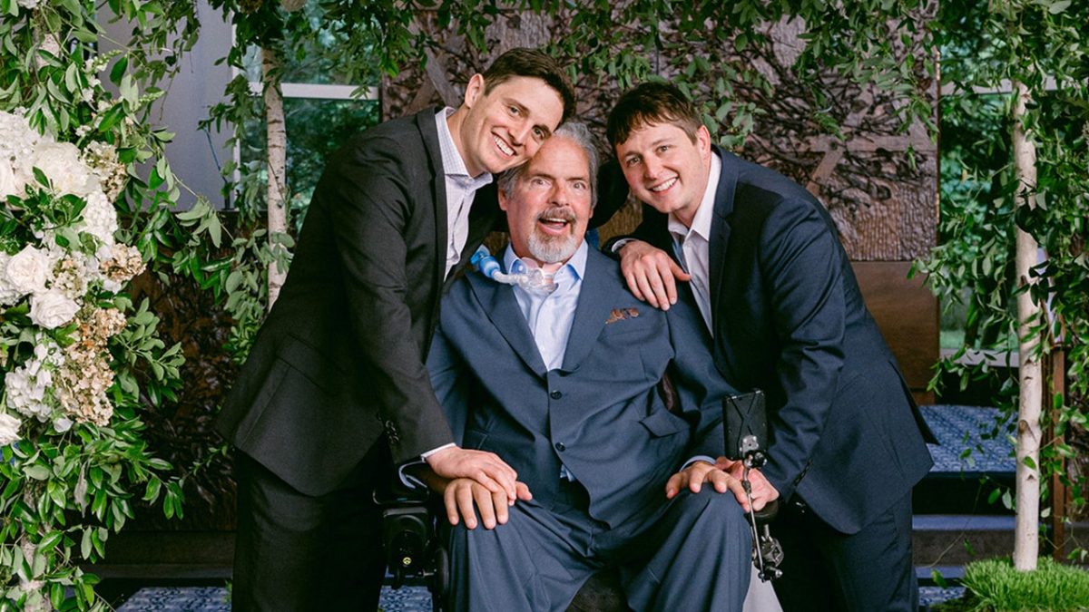 Former Falcons player Tim Green employs AI voice for podcast with his son during ALS struggle